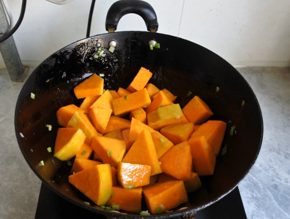 家常炒南瓜