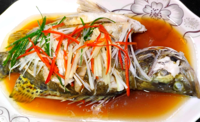 清蒸鱼做法