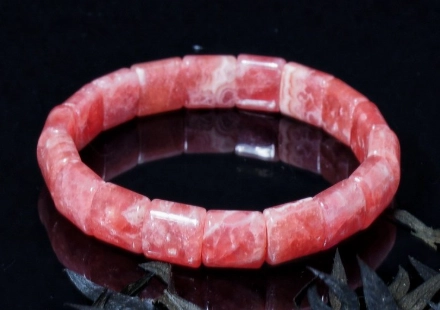 紅紋石飾品配搭